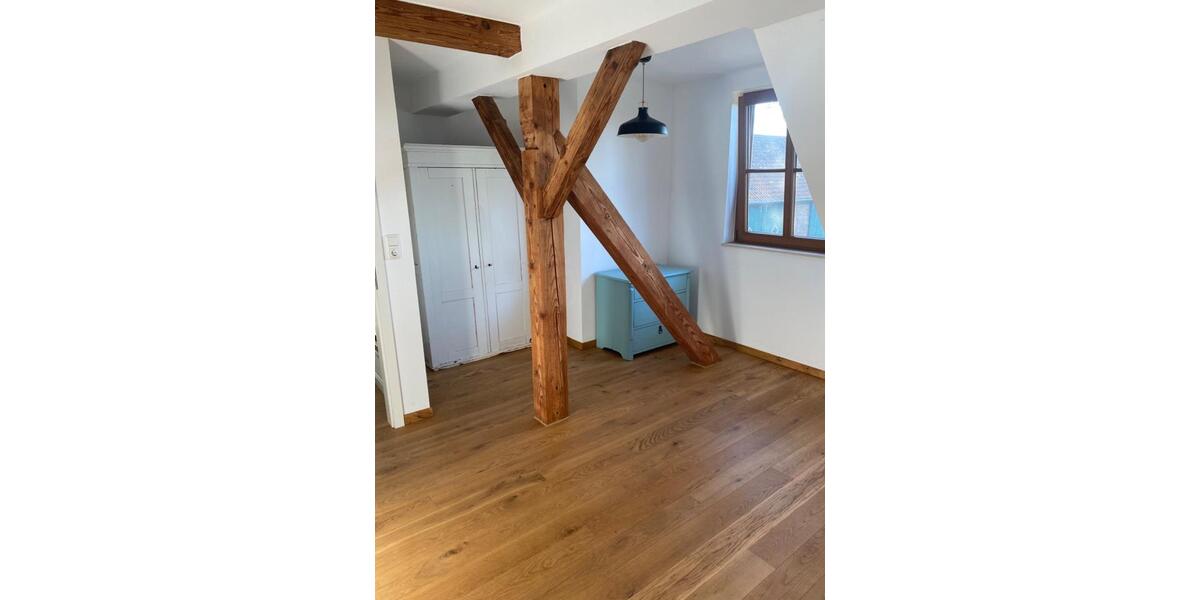 Etagenwohnung Adelheidsdorf - 4 Zimmer, 120 m&sup2;, 996&euro; | Angebot:25656805