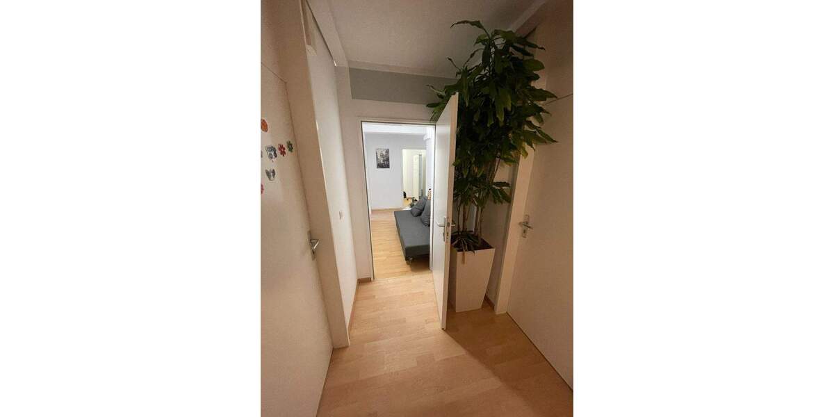 Zentral renoviertes Büro 1 - pendlerfreundlich, Balkon & Parkplätze zimmer