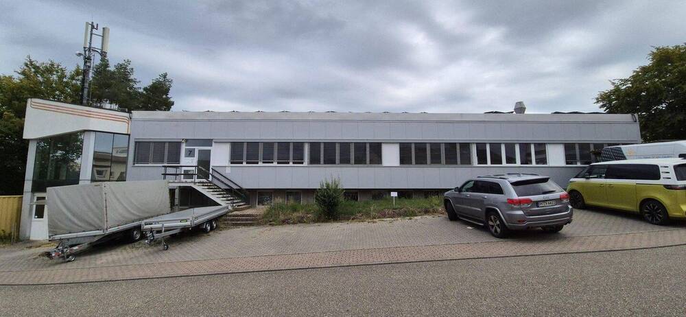 PROVISIONSFREI - Vielseitig einsetzbare Gewerbefläche mit Parkplätzen
