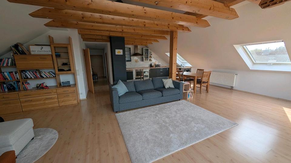 Dachgeschoßwohnung Bubenreuth - 2.5 Zimmer, 120 m&sup2;, 1.500&euro; | Angebot:26266167