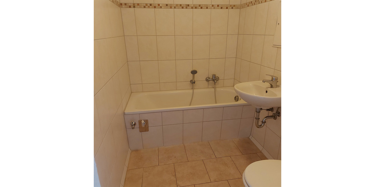 Etagenwohnung Neustrelitz - 3 Zimmer, 62 m&sup2;, 340&euro; | Angebot:25350737