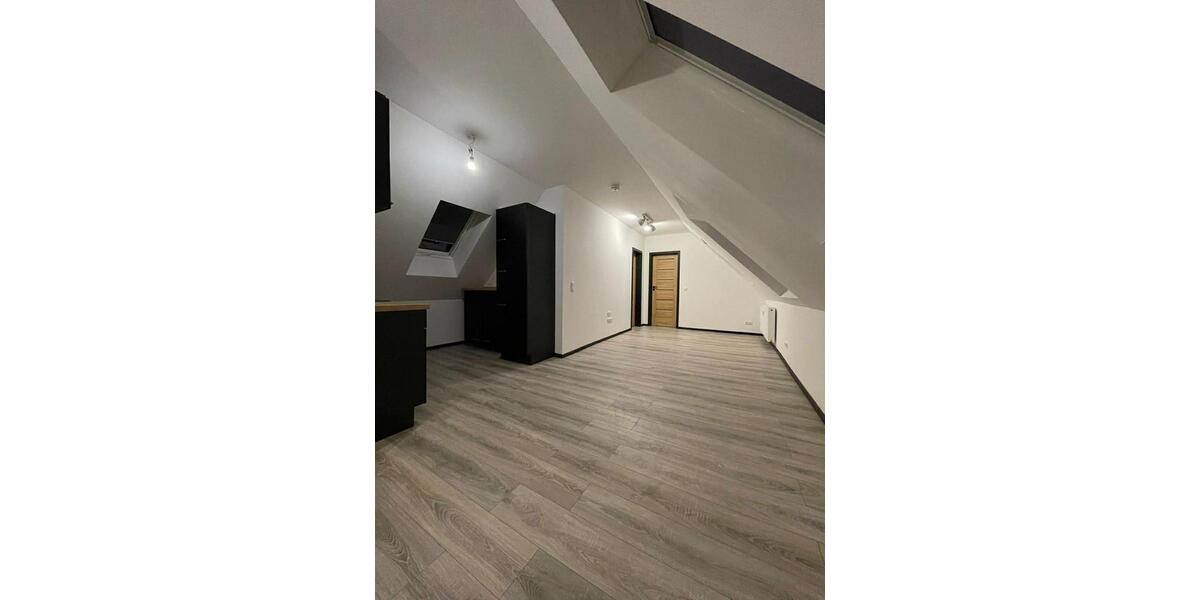 Zu Vermieten 3 Raum Wohnung Dachgeschoss 3 zimmer