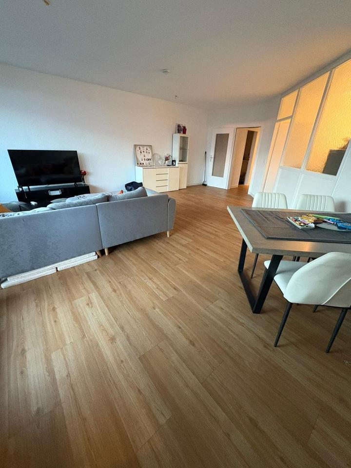 2 Zimmer-Wohnung mit Balkon Südausrichtung zimmer