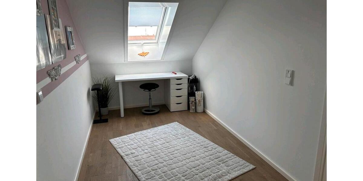 Dachgeschoßwohnung Wunstorf - 3.5 Zimmer, 120 m&sup2;, 1.308&euro; | Angebot:26035351