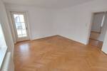 Nähe Stadtpark: Ruhige 4-Zimmer-Wohnung mit Süd-West-Loggia in 23568 Lübeck-St.Gertrud, Lutherstr.