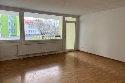 Helle 3-Zimmer-Wohnung mit Balkon und Garage in Empelde zimmer