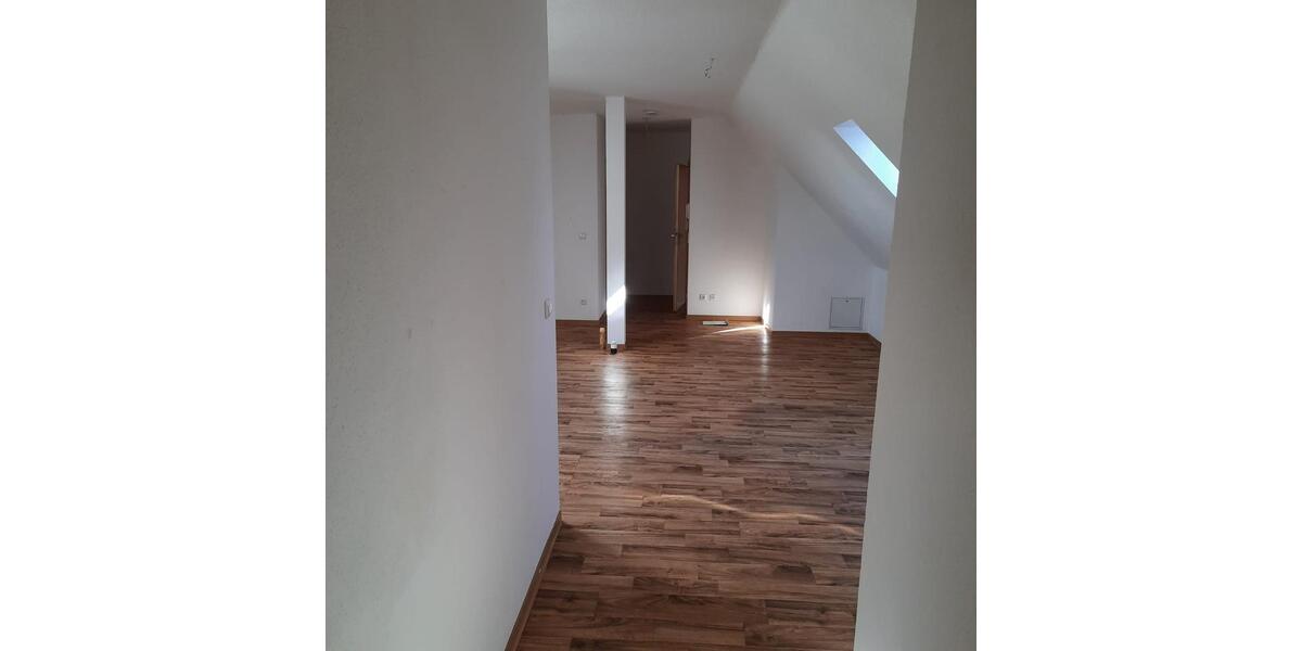 Dachgeschoßwohnung Meiningen - 3 Zimmer, 56 m&sup2;, 365&euro; | Angebot:25871742