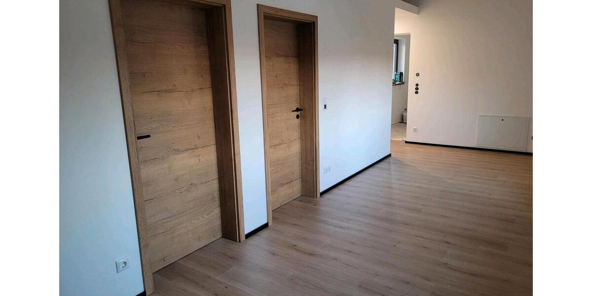 Dachgeschoßwohnung Zeitlarn - 2 Zimmer, 40 m&sup2;, 800&euro; | Angebot:24803937