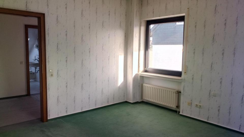 Dachgeschoßwohnung Overath - 2 Zimmer, 71 m&sup2;, 700&euro; | Angebot:25640167