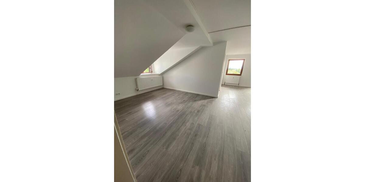 Dachgeschoßwohnung Hohenpeißenberg - 3 Zimmer, 85 m&sup2;, 1.180&euro; | Angebot:26025693