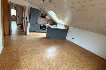 Wohnung Wenzenbach - 3 Zimmer, 131 m&sup2;, 950&euro; | Angebot:25592241