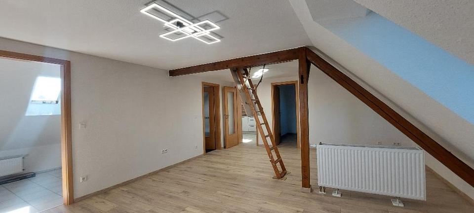Dachgeschoßwohnung Könnern - 2 Zimmer, 42 m&sup2;, 300&euro; | Angebot:26249662