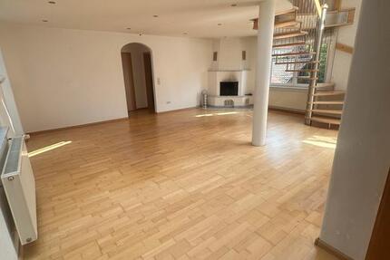 Großzügige 6,5-Zimmer-Wohnung zu vermieten