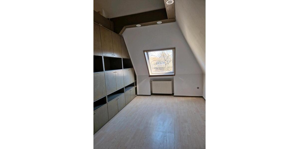 Dachgeschoßwohnung Wesel - 2 Zimmer, 65 m&sup2;, 780&euro; | Angebot:26362635