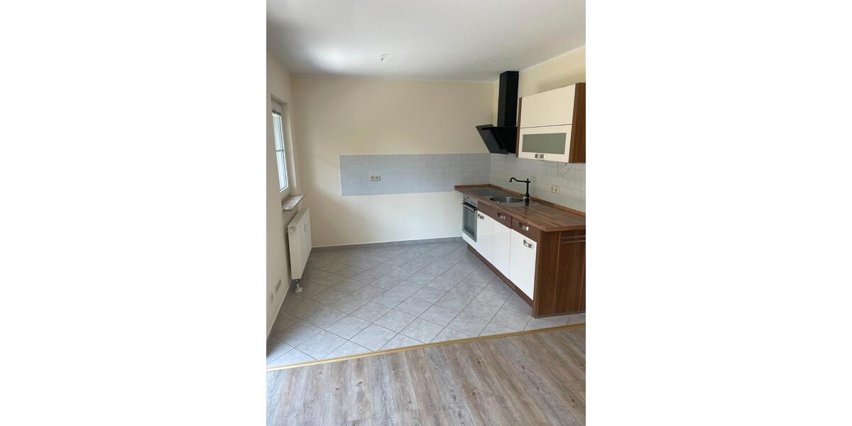 Etagenwohnung Schmölln - 1 Zimmer, 40 m&sup2;, 280&euro; | Angebot:26223217