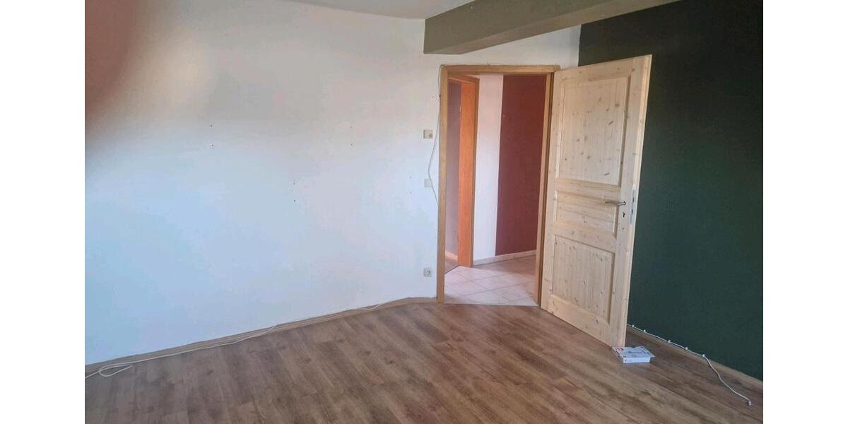 Dachgeschoßwohnung Oberkotzau - 2.5 Zimmer, 48 m&sup2;, 380&euro; | Angebot:26249103