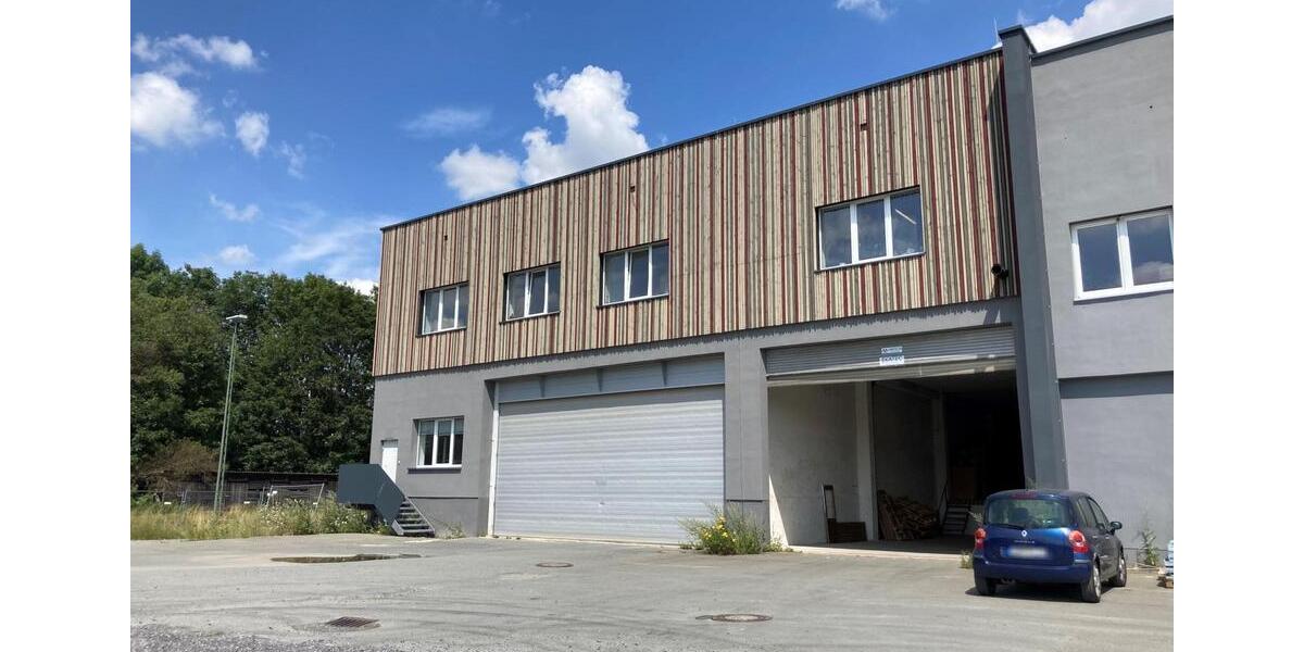 Großzügige Lagerfläche mit Ladebereich und kleines Büro insgesamt ca. 1.920 m² in SchwarzenbachSaale - Kellergeschoss mit Rampe - LKW-Zufahrt auf dem Areal - verkehrsgünstige Lage zimmer