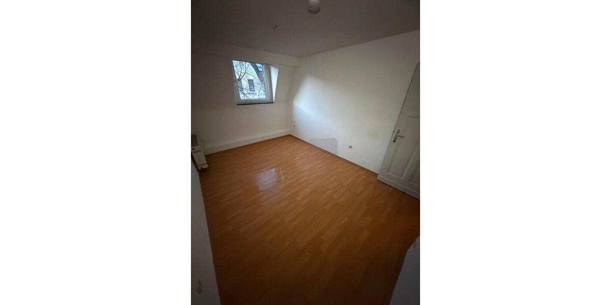 Dachgeschoßwohnung Duisburg Duisburg-Mitte - 3 Zimmer, 62 m&sup2;, 600&euro; | Angebot:26551092