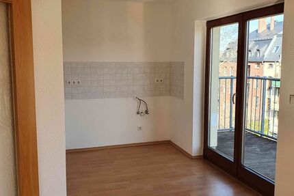 Dachgeschoß -auf 2 Ebenen - 1 Monat mietfrei - 3 Zi - zentrumsnah - Fahrstuhl