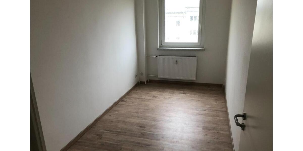 Etagenwohnung Löbau - 4 Zimmer, 69 m&sup2;, 379&euro; | Angebot:22712065