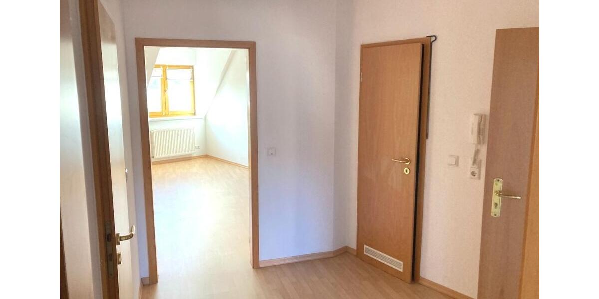 Dachgeschoßwohnung Malchin - 2 Zimmer, 50 m&sup2;, 390&euro; | Angebot:26021182