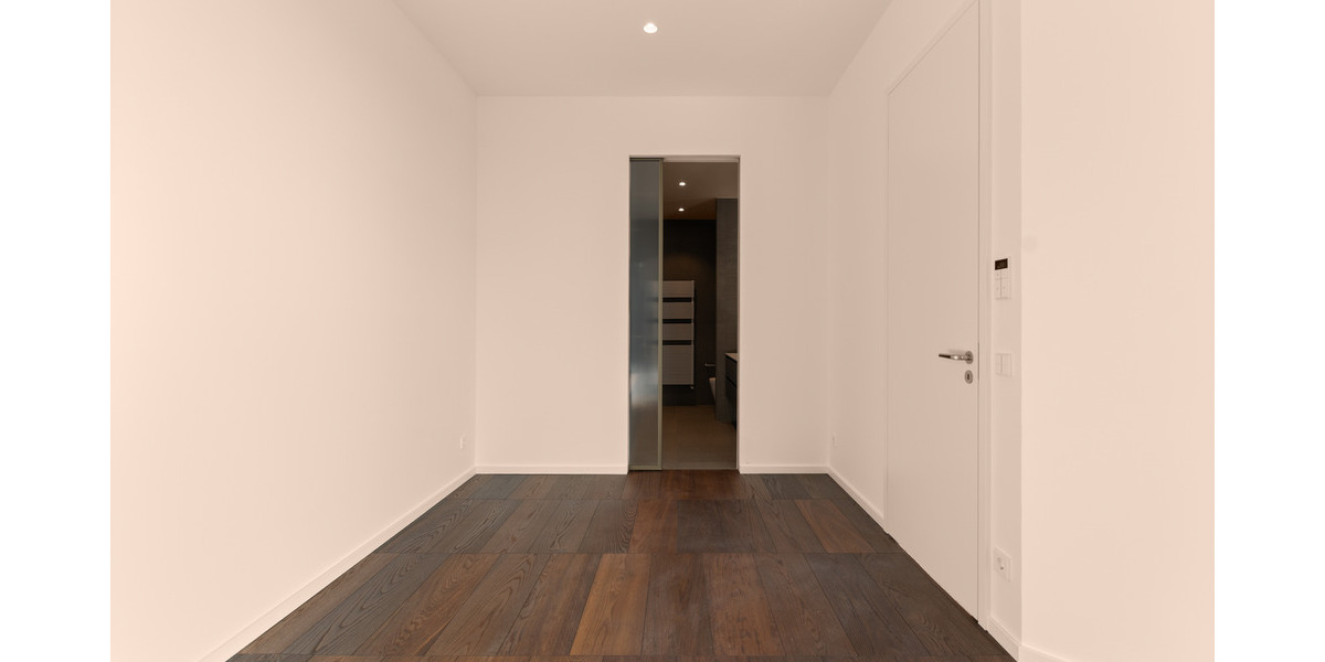 Etagenwohnung Frankfurt am Main Innenstadt - 2 Zimmer, 82 m&sup2;, 2.115&euro; | Angebot:26092972