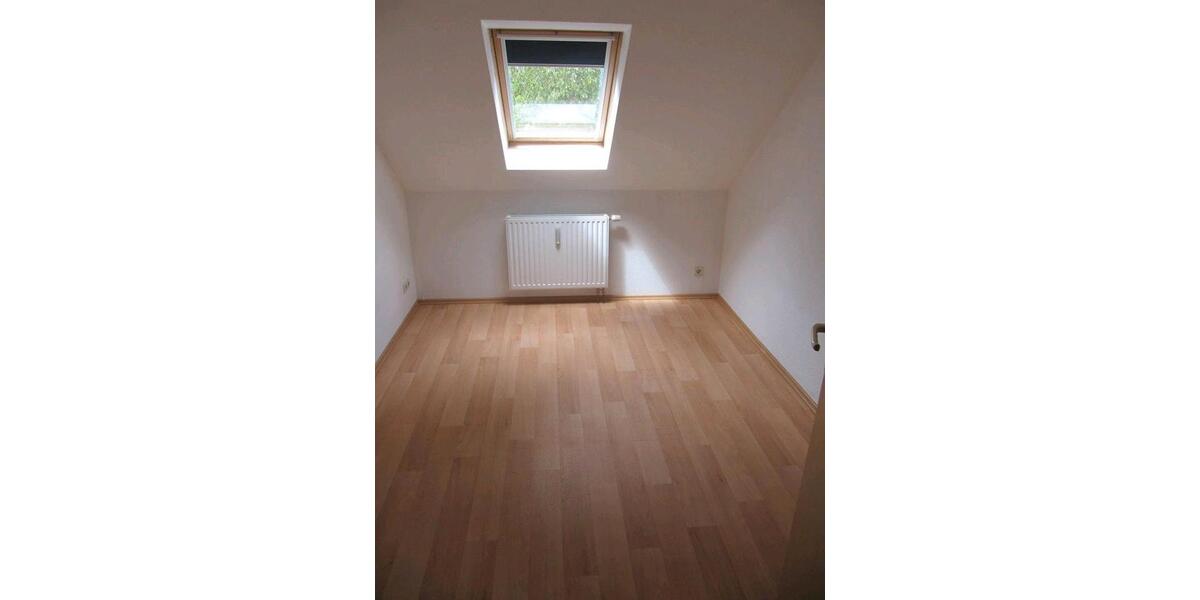 Dachgeschoßwohnung Schönheide - 4 Zimmer, 87 m&sup2;, 715&euro; | Angebot:26224857