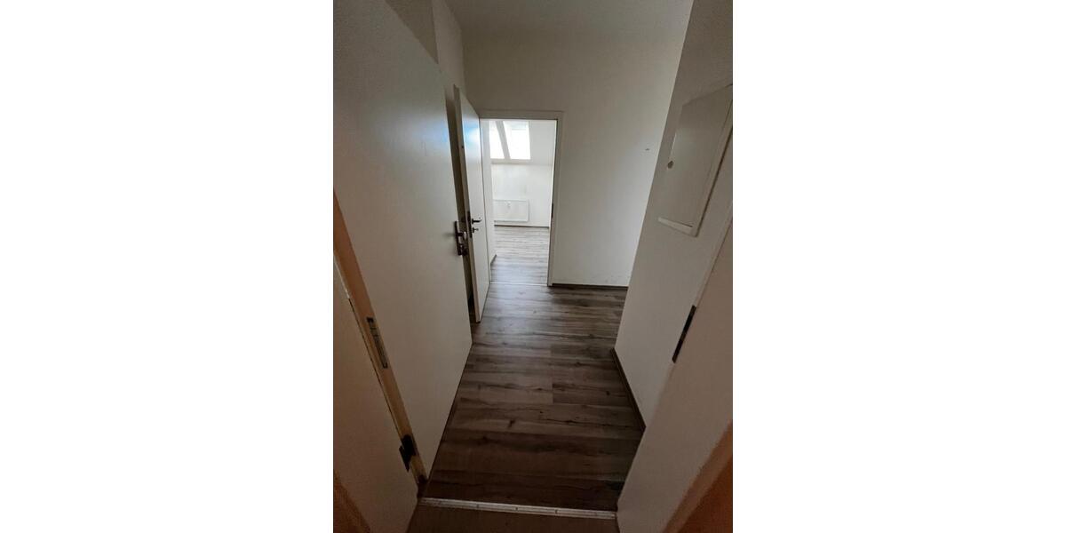 Dachgeschoßwohnung Freiberg - 3 Zimmer, 72 m&sup2;, 450&euro; | Angebot:26365879