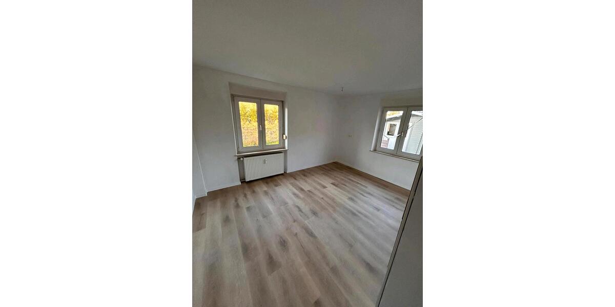 Erdgeschoßwohnung Hallschlag - 3 Zimmer, 60 m&sup2;, 450&euro; | Angebot:25811141