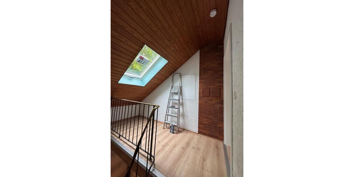 Dachgeschoßwohnung Kreuztal - 2 Zimmer, 75 m&sup2;, 750&euro; | Angebot:26691978
