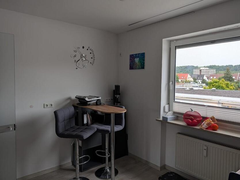 Helle 4-Zimmer-Wohnung mit Balkon in Regensburg West ab 1.12.25