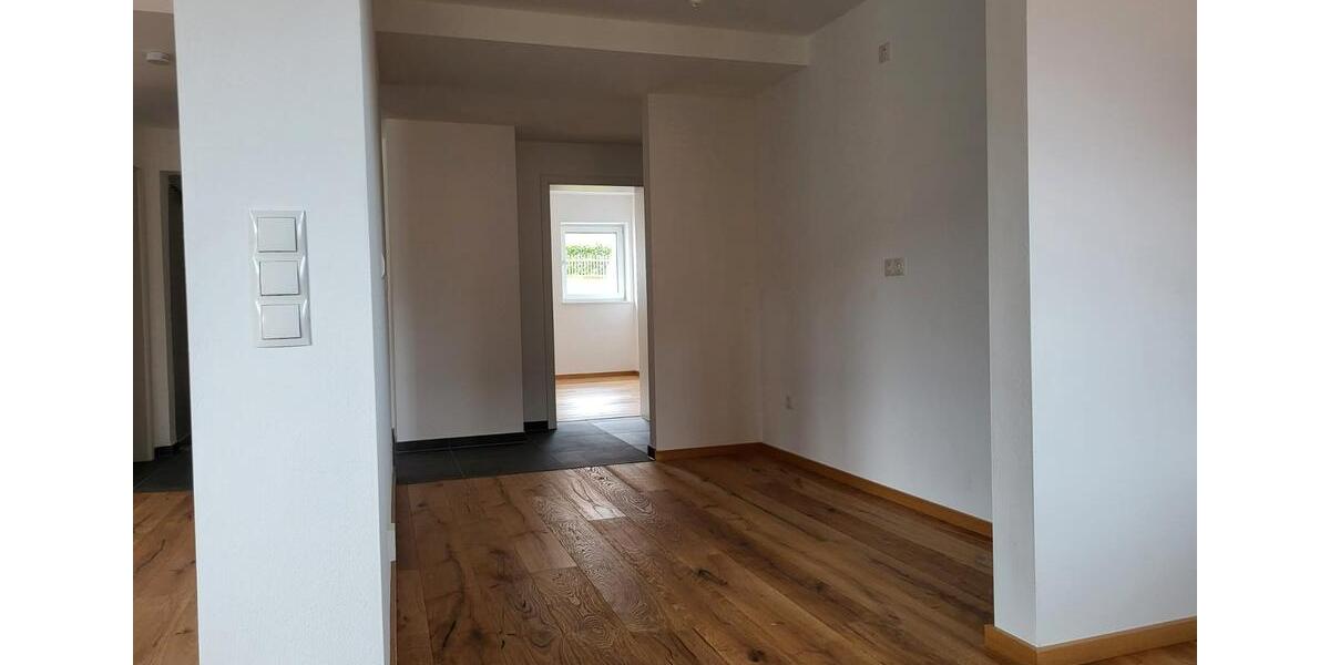 Erdgeschoßwohnung Neukirchen - 3 Zimmer, 106 m&sup2;, 980&euro; | Angebot:26496156