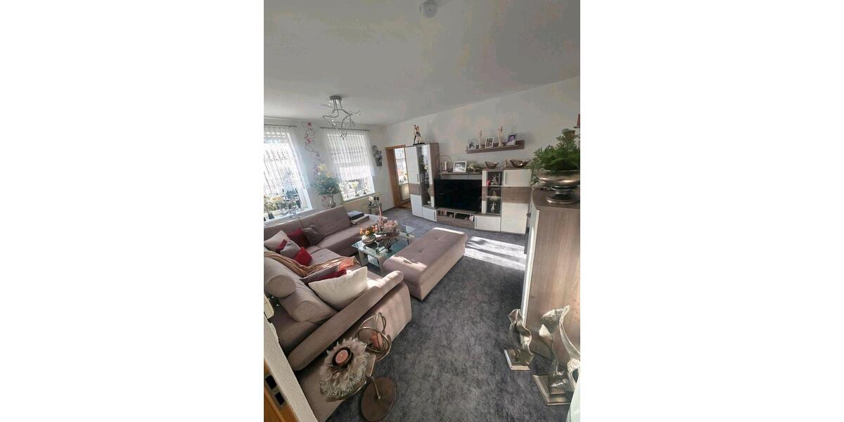 Etagenwohnung Staßfurt - 2 Zimmer, 63 m&sup2;, 303&euro; | Angebot:26279626