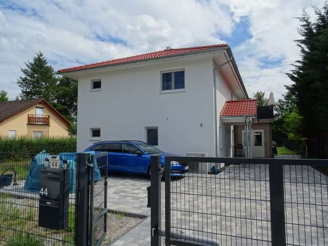 Etagenwohnung Brieselang - 4 Zimmer, 90 m&sup2;, 1.499&euro; | Angebot:26984640