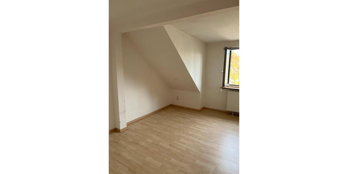 Dachgeschoßwohnung Wolfenbüttel - 4 Zimmer, 80 m&sup2;, 950&euro; | Angebot:25545505