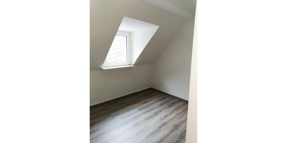 Dachgeschoßwohnung Zell (Mosel) - 3 Zimmer, 60 m&sup2;, 525&euro; | Angebot:24740283