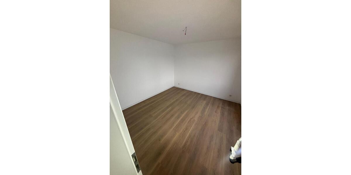 Etagenwohnung Vöhl - 3 Zimmer, 94 m&sup2;, 700&euro; | Angebot:25795148