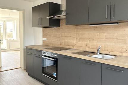 Hochwertig sanierte 2-Zimmer-Wohnung mit Einbauküche & Terrasse