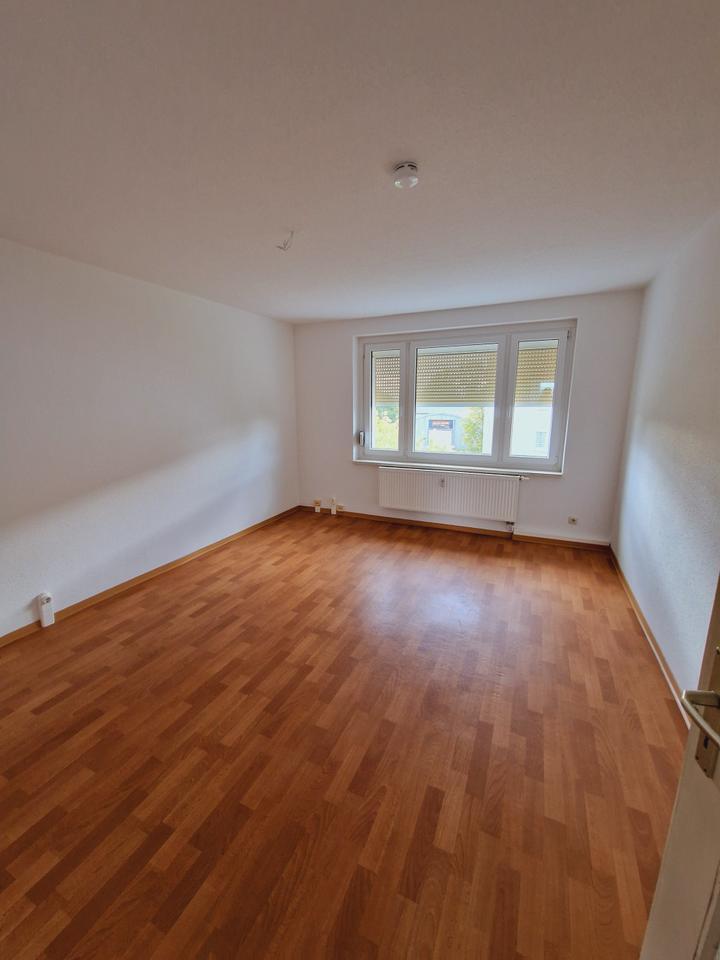 Helle 3-Raum-Wohnung im ländlichen Dürrweitzschen