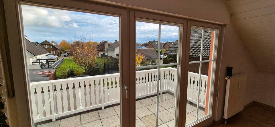 Dachgeschoßwohnung Erftstadt - 3 Zimmer, 70 m&sup2;, 750&euro; | Angebot:25255180