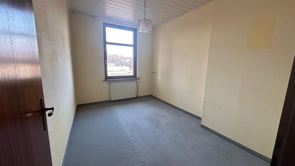 Etagenwohnung Pößneck - 3 Zimmer, 82 m&sup2;, 451&euro; | Angebot:26349768