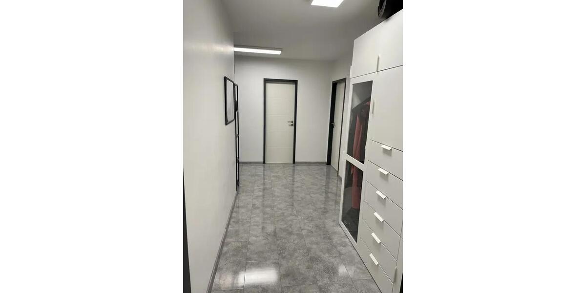 Etagenwohnung Grevenbroich - 3 Zimmer, 90 m&sup2;, 1.050&euro; | Angebot:26267469