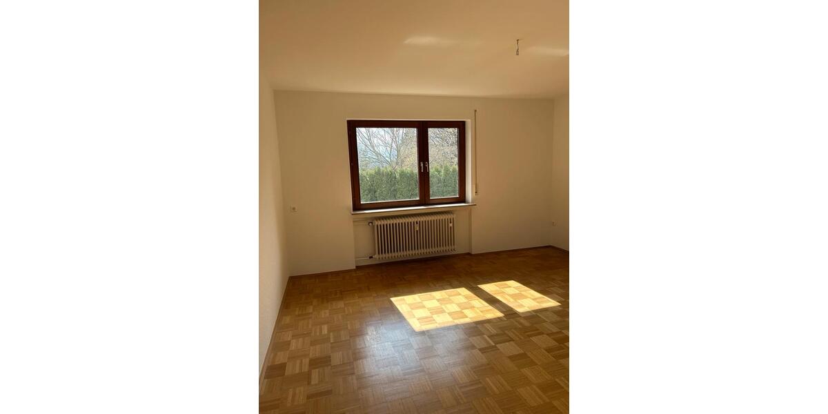Etagenwohnung Balingen - 2 Zimmer, 90 m&sup2;, 900&euro; | Angebot:25987981