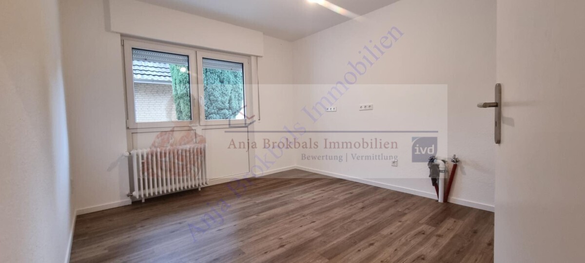 Gütersloh: Erdgeschoss mit Garten und Garage in einem 2 Familienhaus, stadtnahe Lage am Grüngürtel 4.5 zimmer