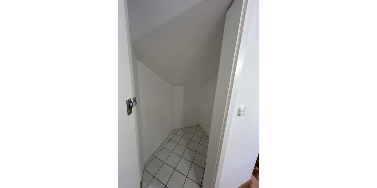 Dachgeschoßwohnung Maßbach - 3 Zimmer, 100 m&sup2;, 900&euro; | Angebot:26383213