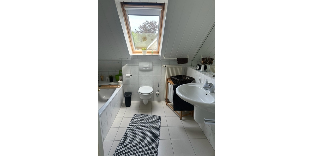Gepflegte 2-Zimmer-Dachgeschosswohnung in Papenburg - Dachgeschoßwohnung Papenburg | Angebot:26974683