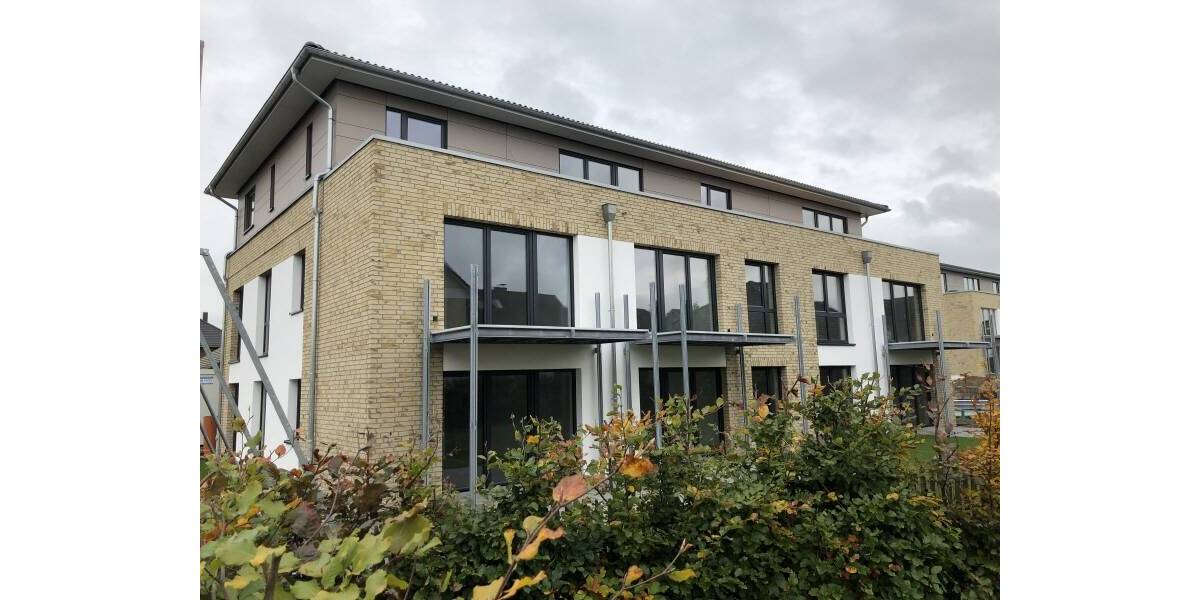 Etagenwohnung Preetz - 3 Zimmer, 94 m&sup2;, 1.170&euro; | Angebot:26093969