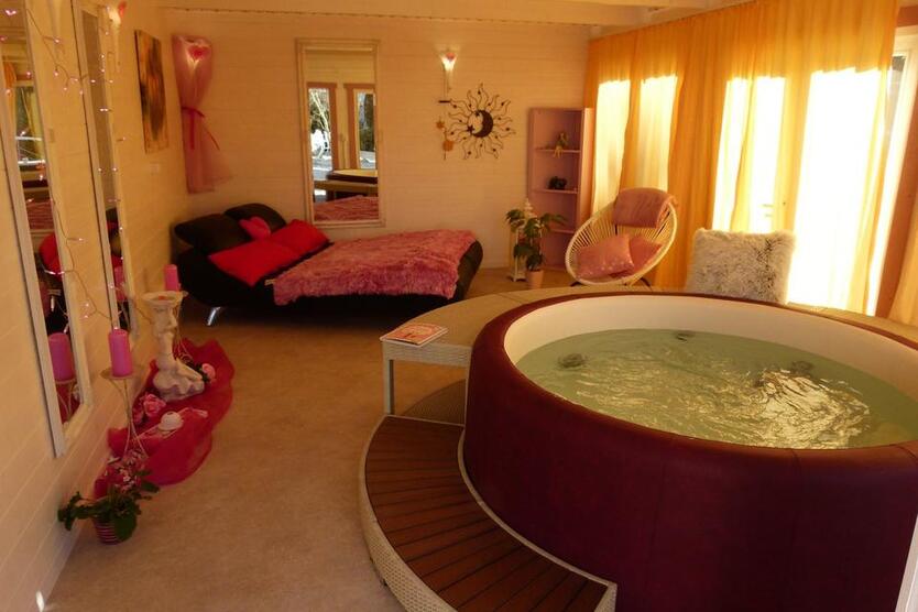 FerienWohnung Elfenbrücke Lehrberg Sauna Whirlpool