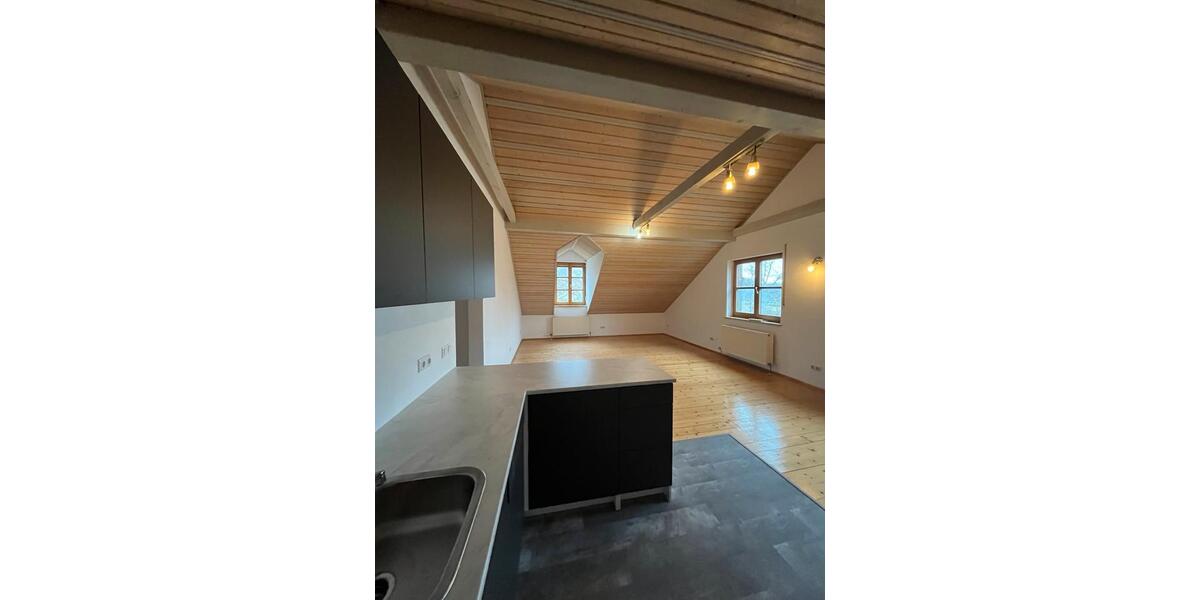 Dachgeschoßwohnung Vilshofen an der Donau - 2 Zimmer, 71 m&sup2;, 568&euro; | Angebot:26585558
