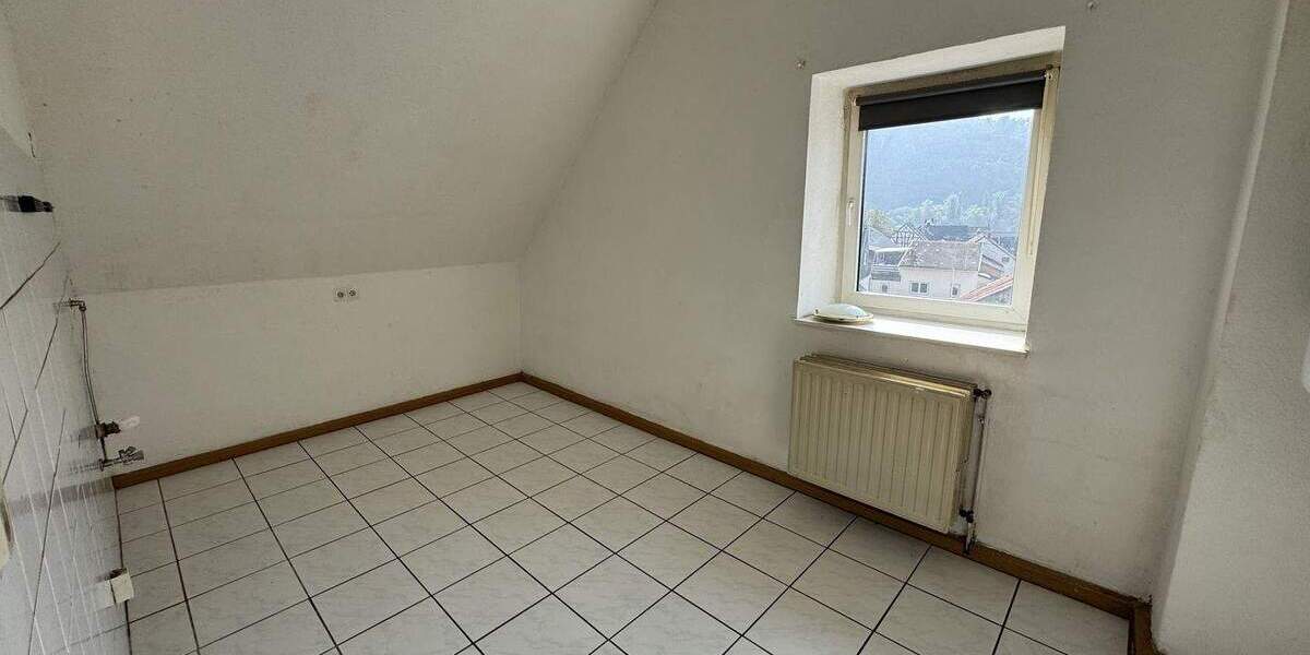 Gemütliche 3 Zimmer Dachgeschosswohnung in verkehrsgünstiger Lage von Leutesdorf 3 zimmer